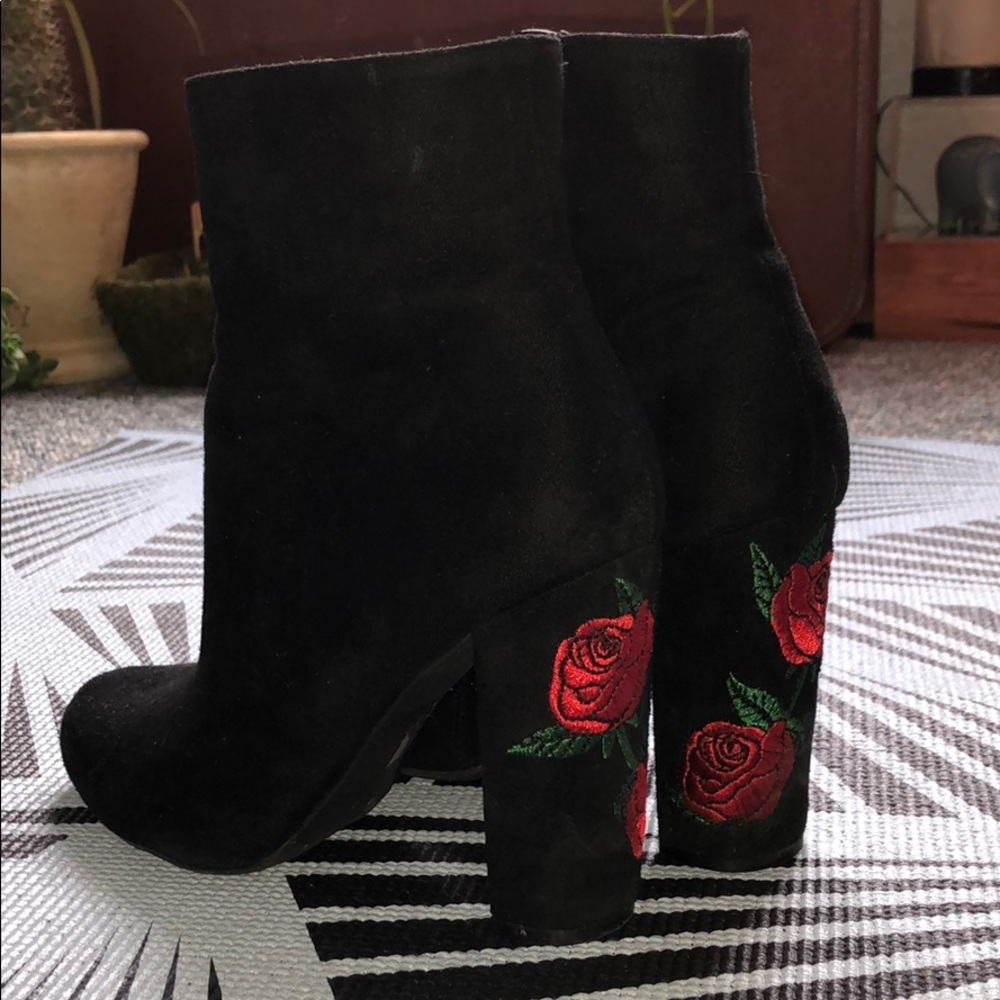 Cute heels!